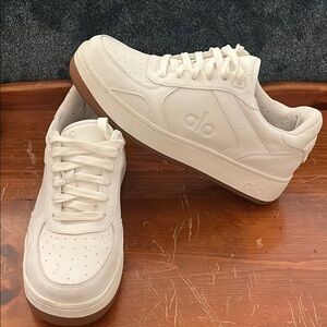 ALO Recovery Mode Sneaker- Men 9.5; Women 11.